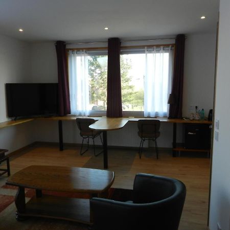Hotel Les Charmilles De Mormal Landrecies Екстериор снимка