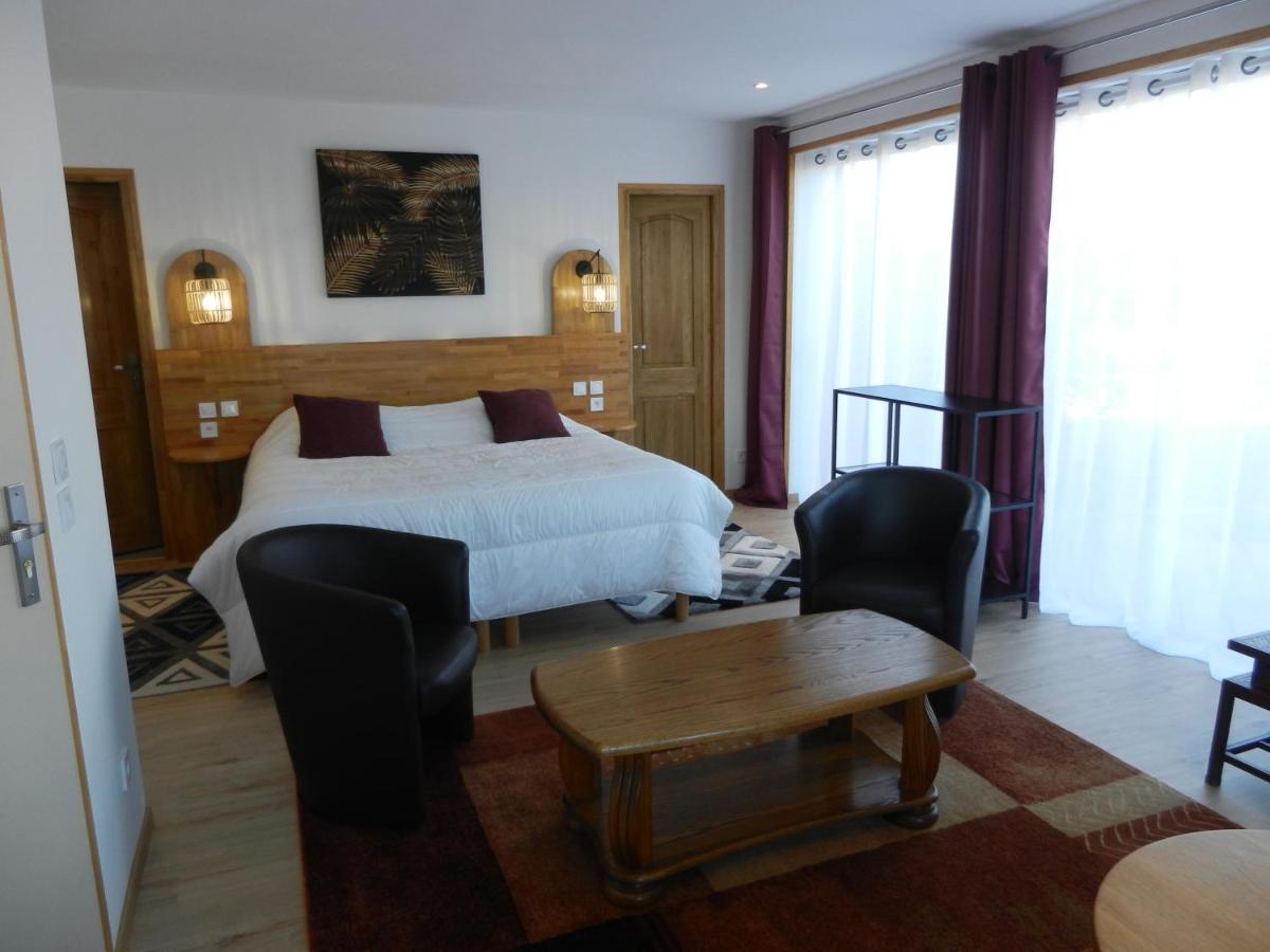 Hotel Les Charmilles De Mormal Landrecies Екстериор снимка