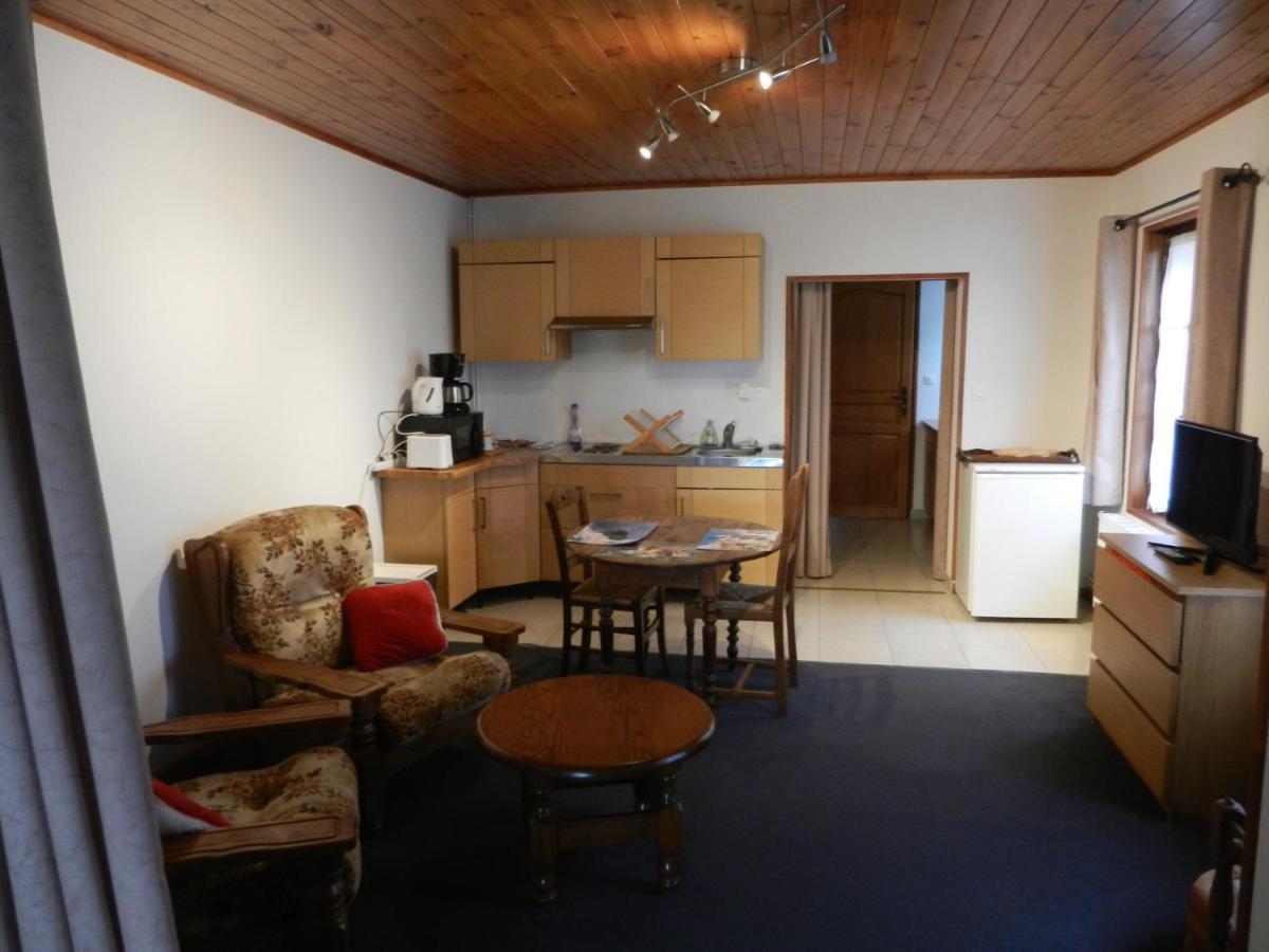 Hotel Les Charmilles De Mormal Landrecies Екстериор снимка