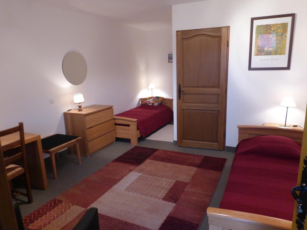 Hotel Les Charmilles De Mormal Landrecies Стая снимка