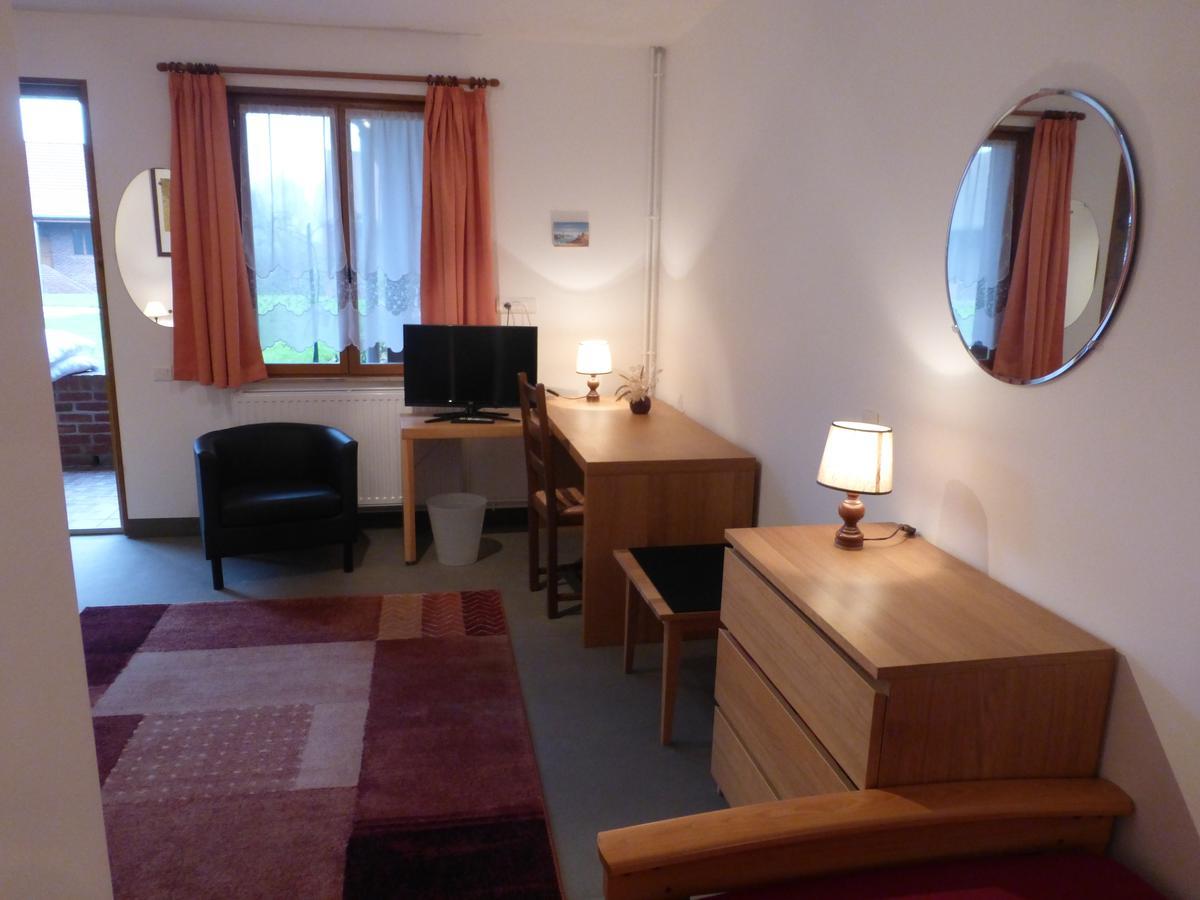 Hotel Les Charmilles De Mormal Landrecies Стая снимка