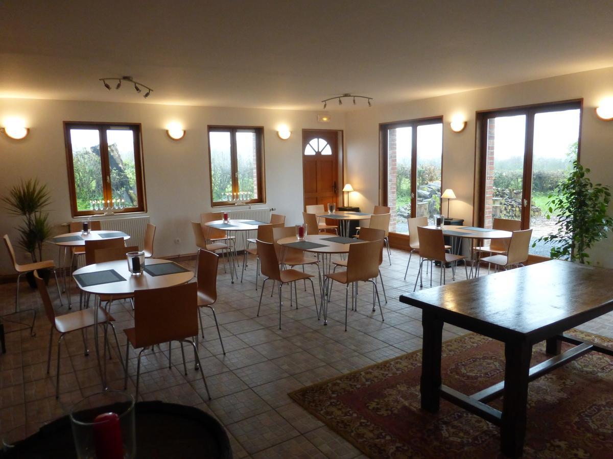 Hotel Les Charmilles De Mormal Landrecies Екстериор снимка