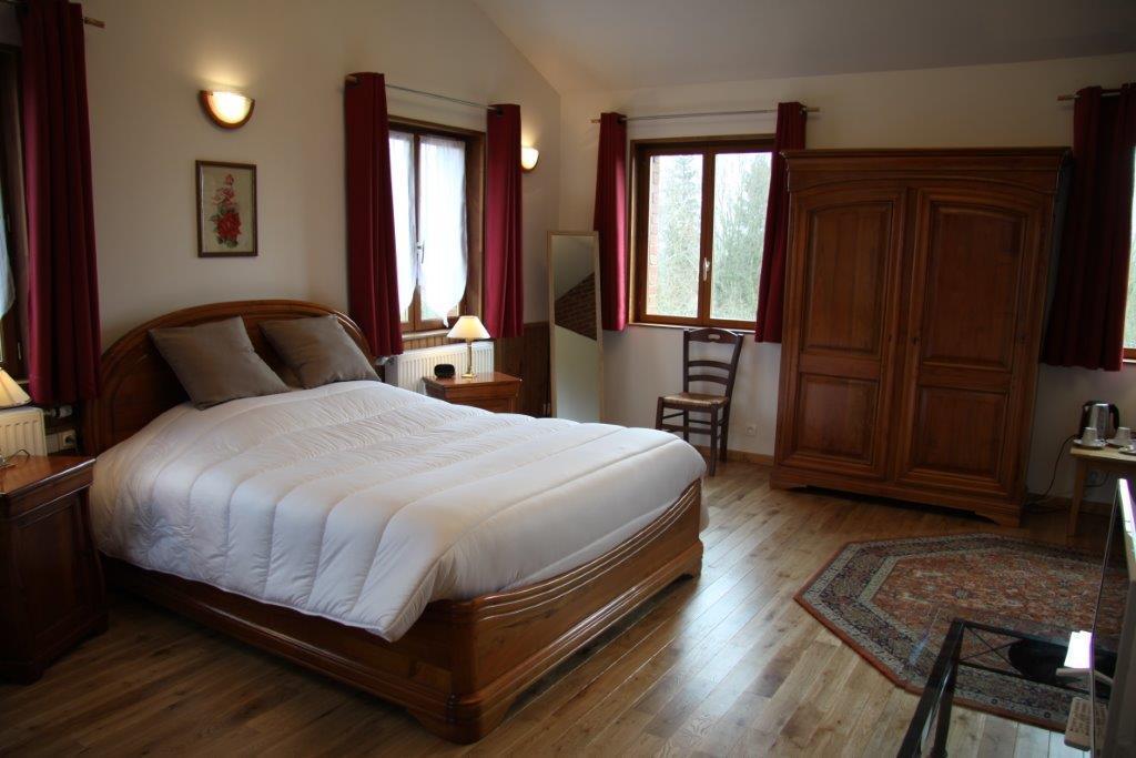 Hotel Les Charmilles De Mormal Landrecies Екстериор снимка